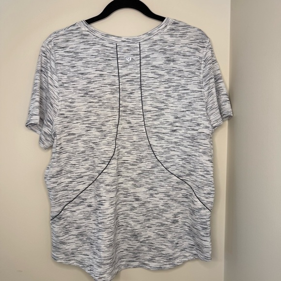 Lululemon Long Distance Short Sleeve – Tiger Space Dye Black/White, Size 12 - Picture 2 of 4
